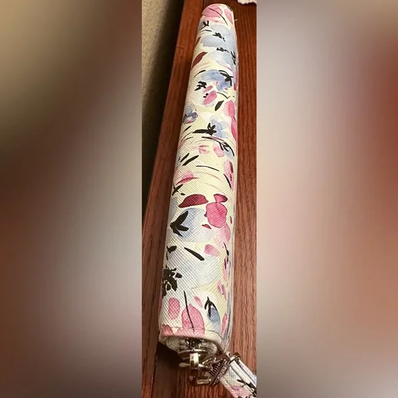 Steve Madden Floral Zip Around Wristlet Wallet - Picture 7 of 9